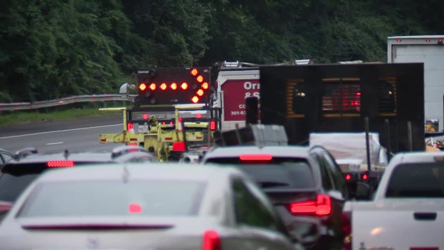 Multi-vehicle crash closes lanes of I-495 in Silver Spring during Monday morning commute