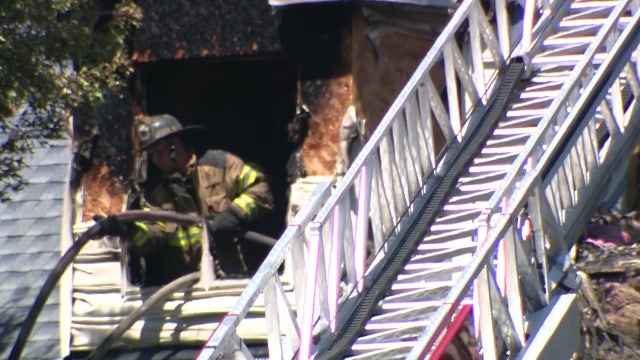2 adults, 4 children killed in Waldorf house fire