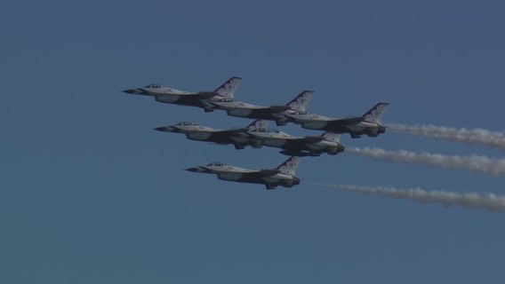 USAF Thunderbirds flyover National Mall