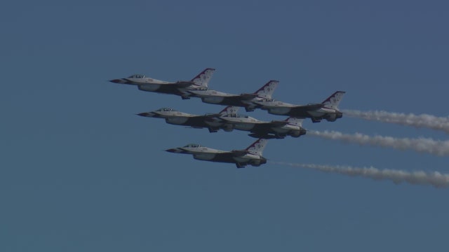 USAF Thunderbirds flyover National Mall
