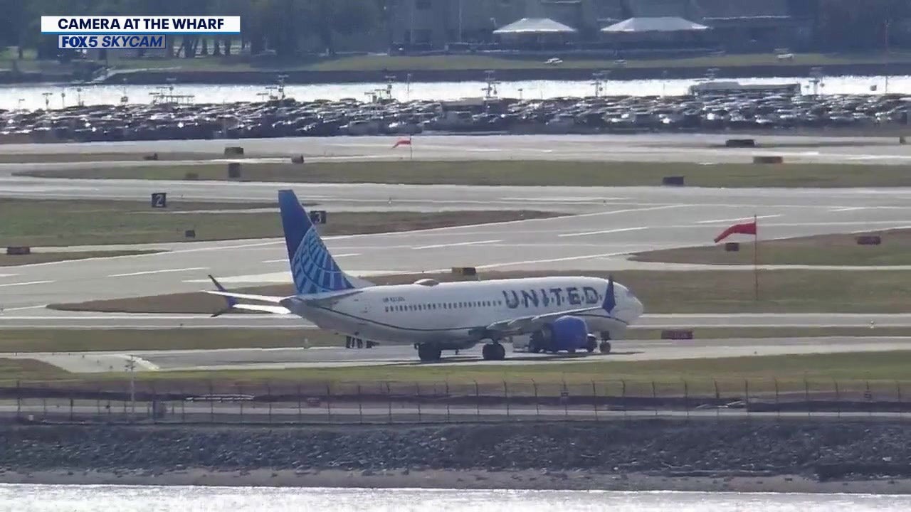 Senators push to tighten airspace rules near Reagan National after deadly crash