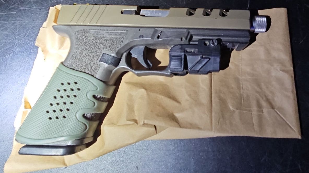 DC police officer shoots, kills man allegedly armed with gun in Northeast