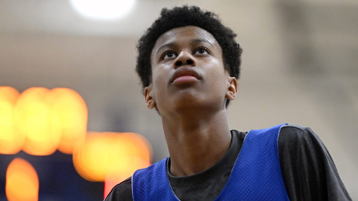 Maryland basketball star Baba Oladotun commits to UMD