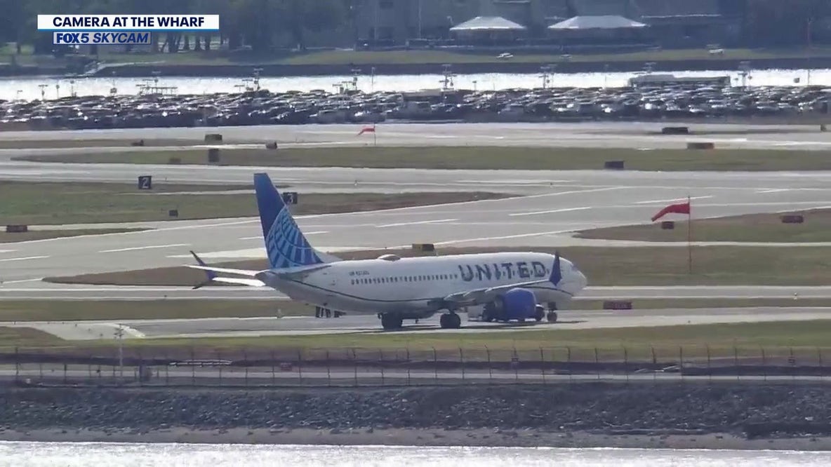 Senators push to tighten airspace rules near Reagan National after deadly crash