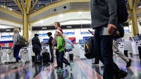 Thanksgiving travel chaos: 400 DCA flights delayed