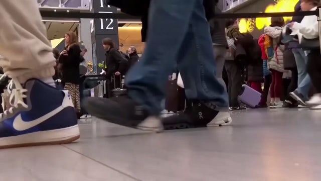 Record-breaking air travel expected during Thanksgiving rush
