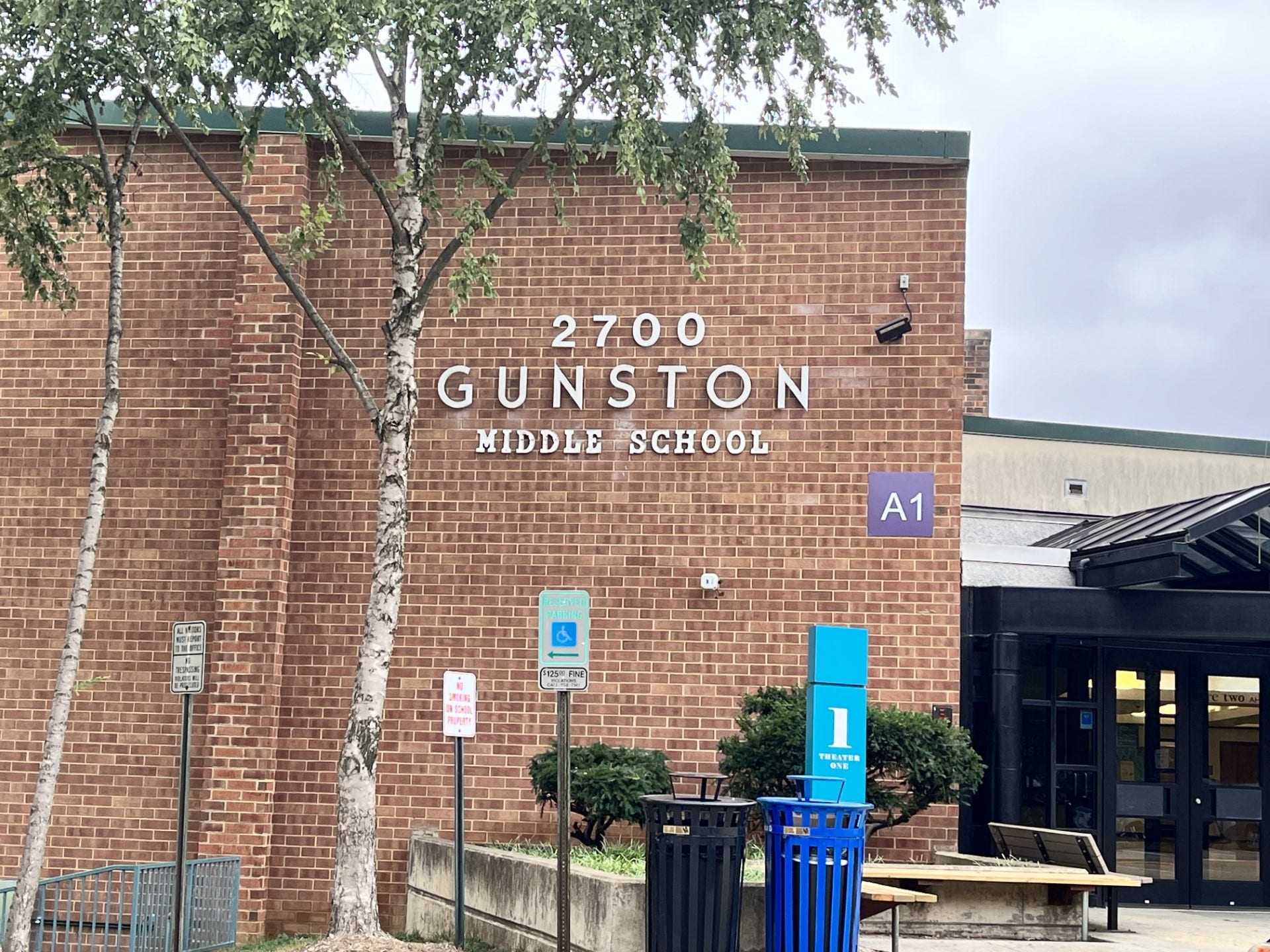 Gunston Middle School delayed 2 hours due to power outage