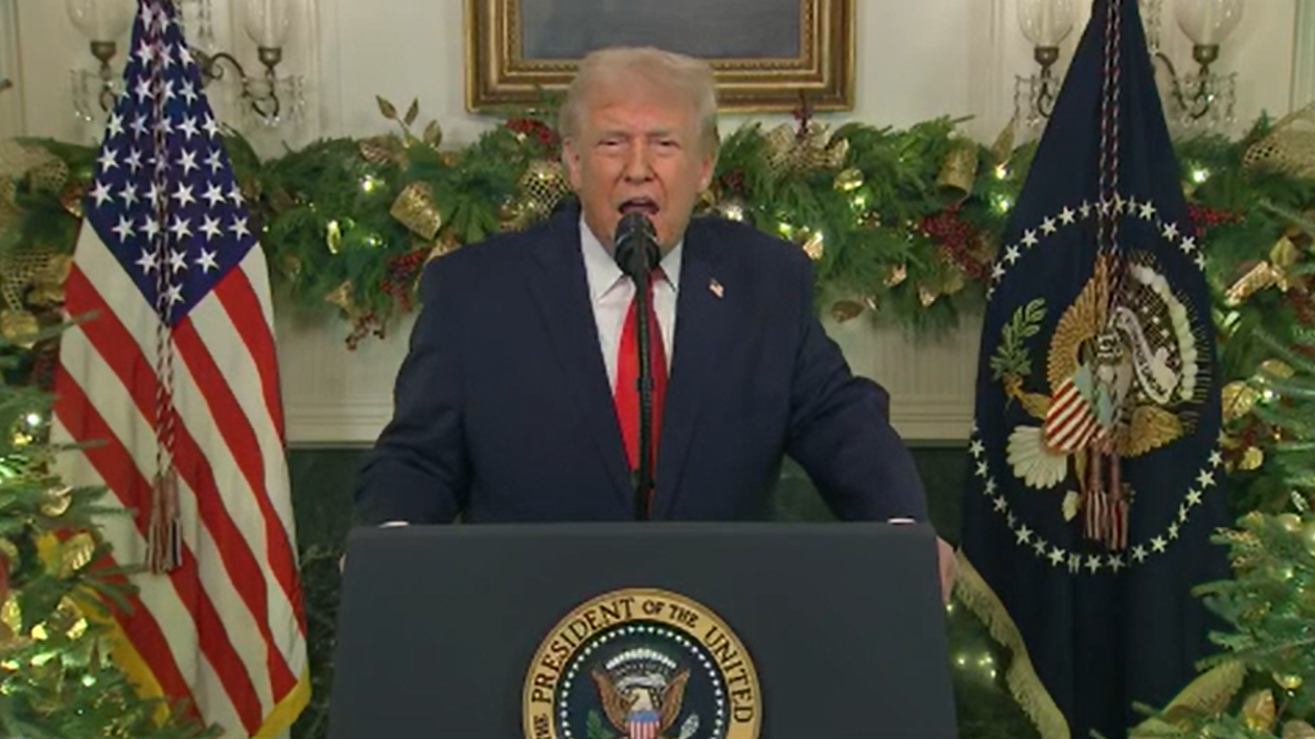 Trump gives fed workers off on Christmas Eve, December 26
