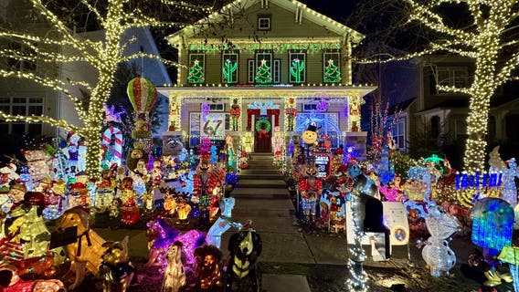 PHOTOS: Holiday lights around the DMV