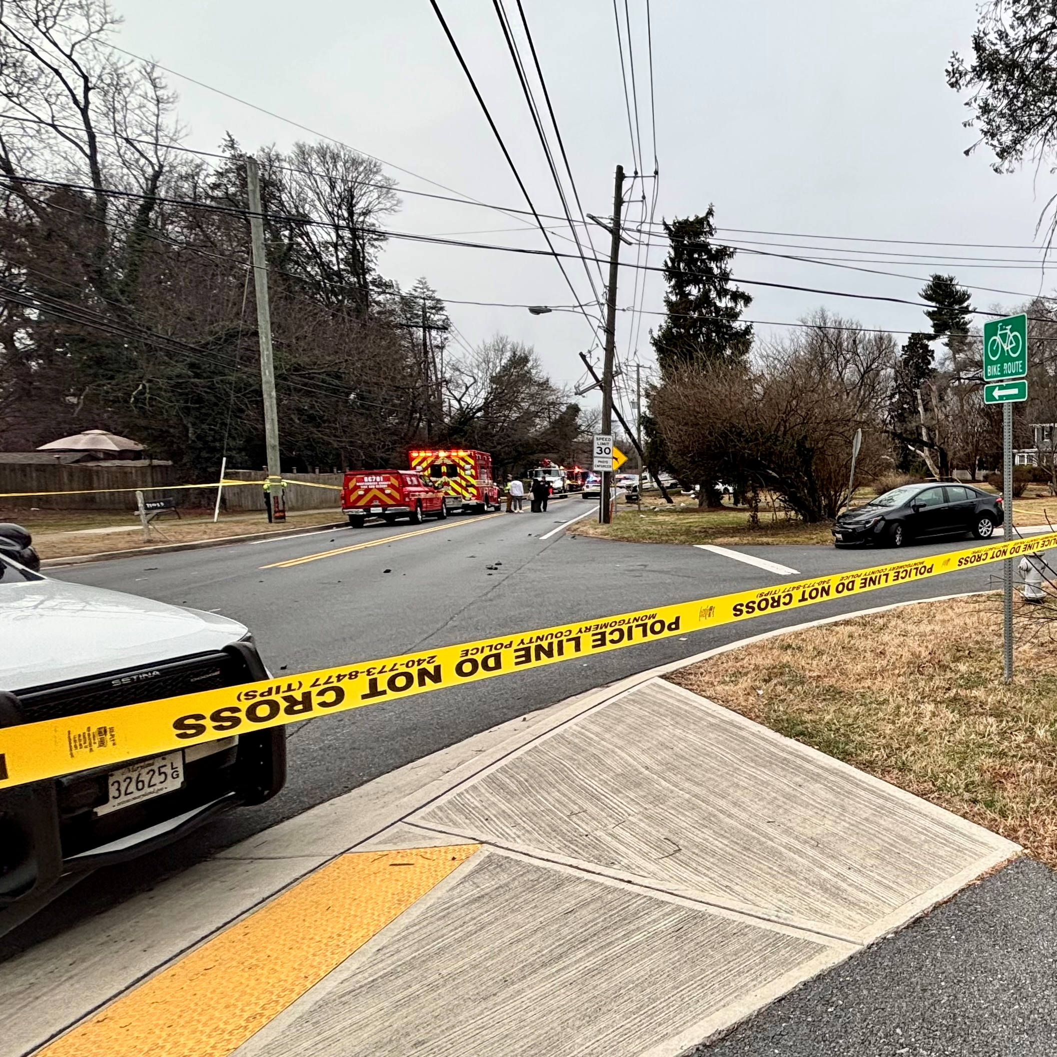 1 teen killed, woman in critcal condition following crash in Montgomery County