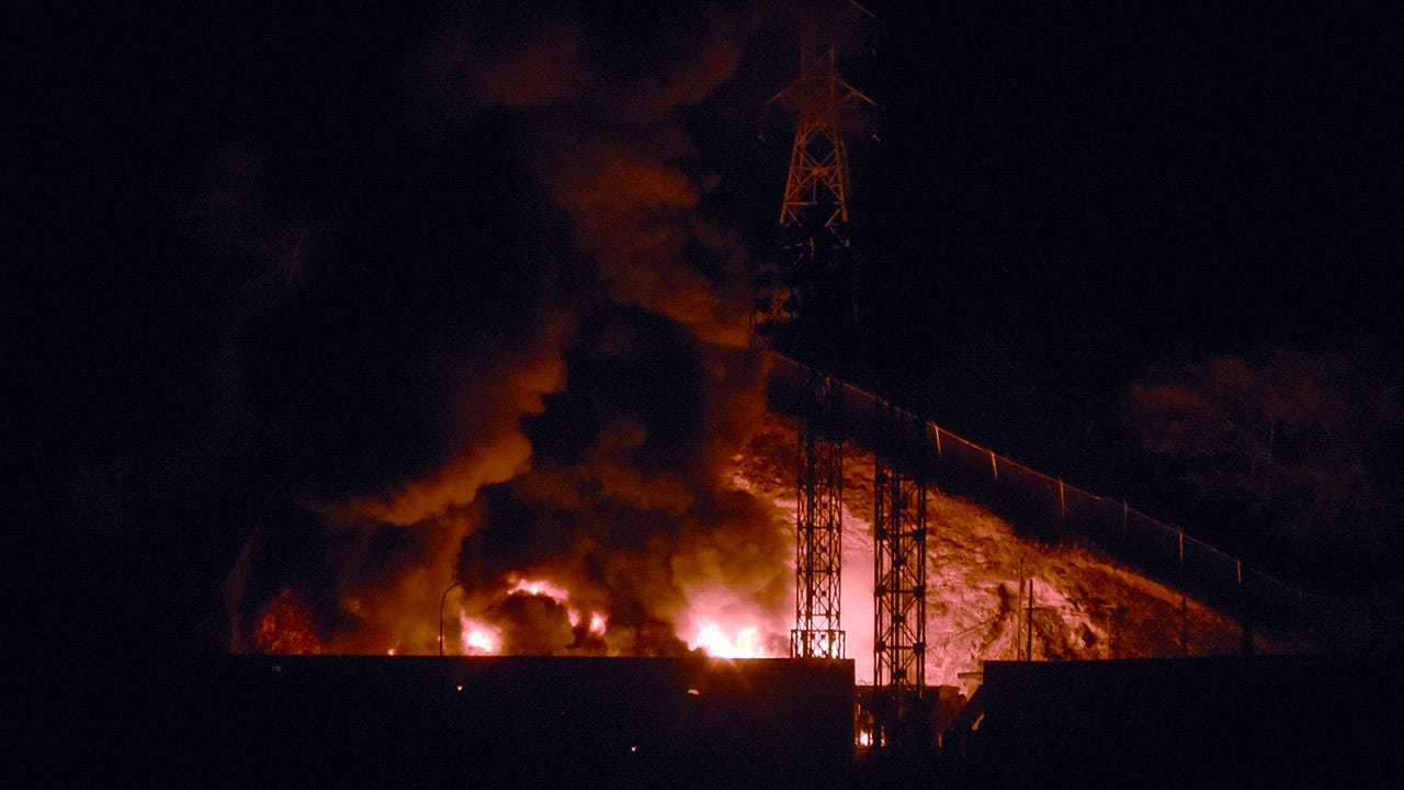 Live updates: Trump claims US will 'run' Venezuela as Maduro arrives at NYC detention center