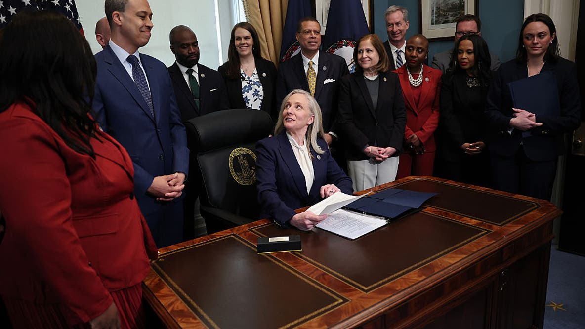 Here are the 10 executive orders Spanberger signed on her first day as governor
