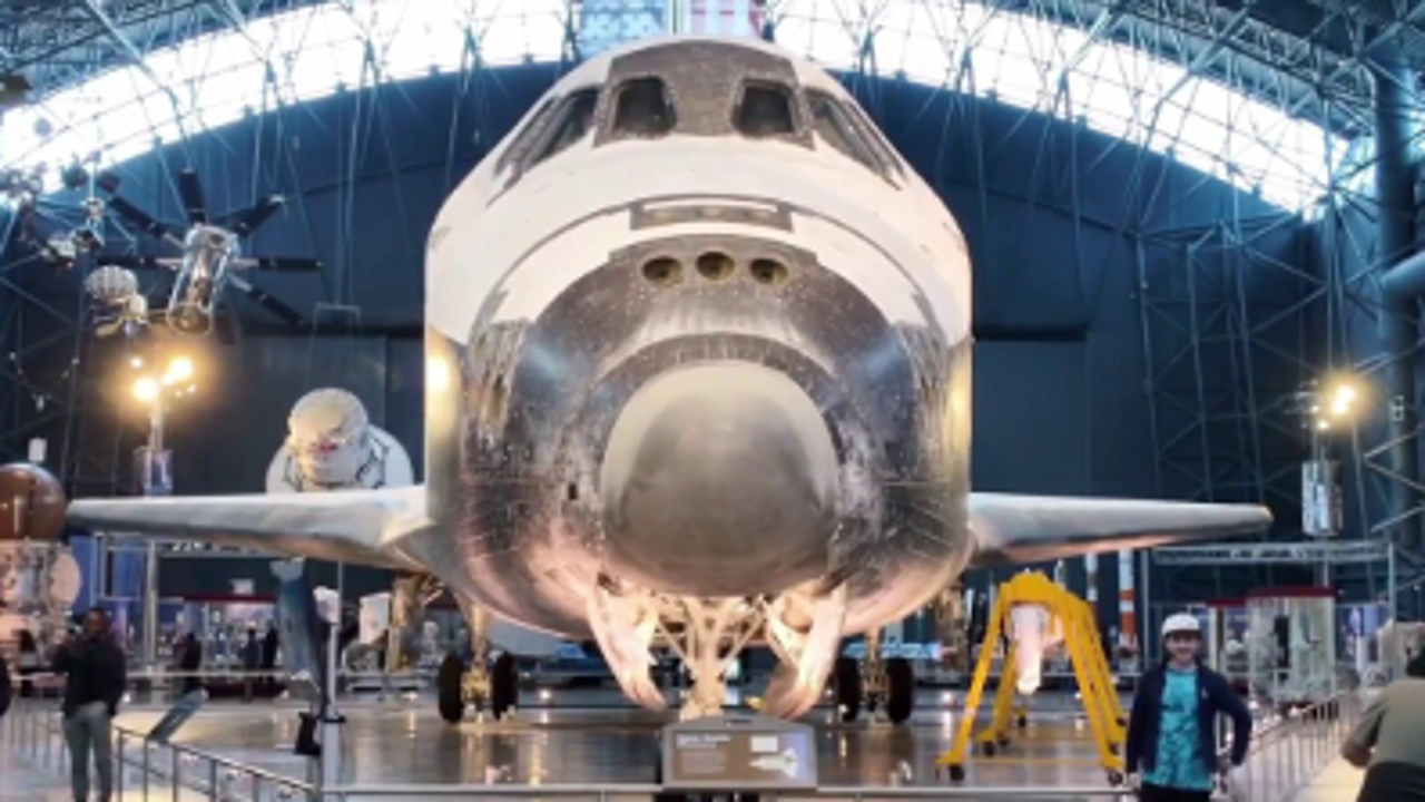 Space shuttle 'Discovery' to remain in Virginia after efforts to move it to Texas stall