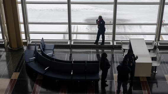 Flight cancellations, delays continue after weekend winter storm