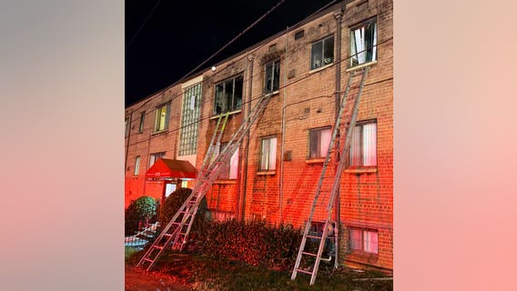 6 children, 2 adults rescued from burning building in Southeast DC