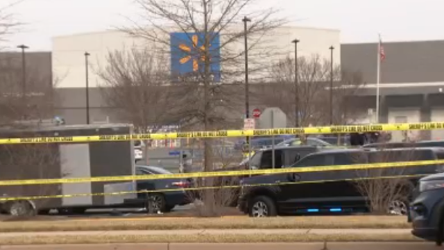 Suspect in attempted bank robbery shot by police at Leesburg Walmart