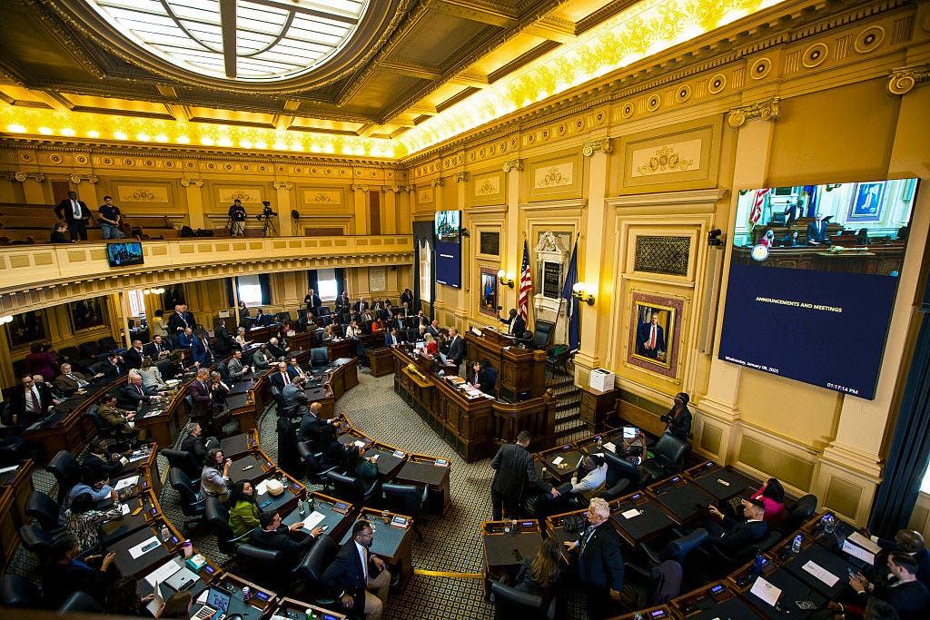 VA Democrats vote to approve proposed redistricting map