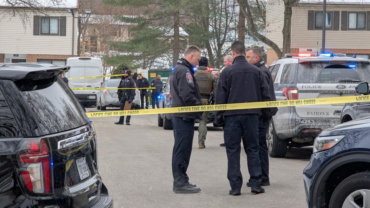 2 juveniles detained after injuring man in shooting at Springfield home: police