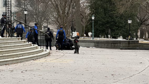 18-year-old arrested after running towards Capitol with loaded shotgun: police