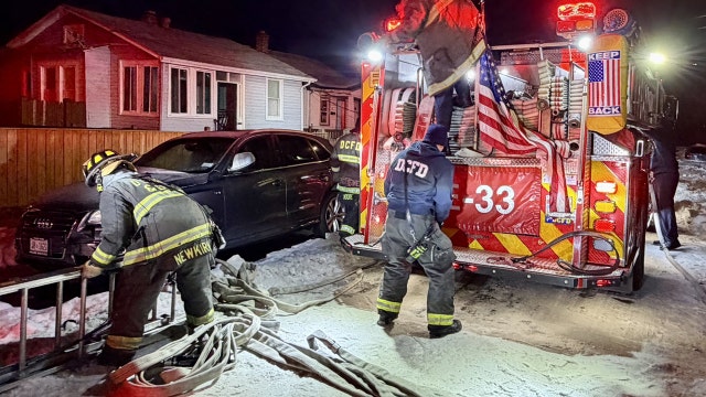 1 resident hospitalized in overnight DC apartment fire