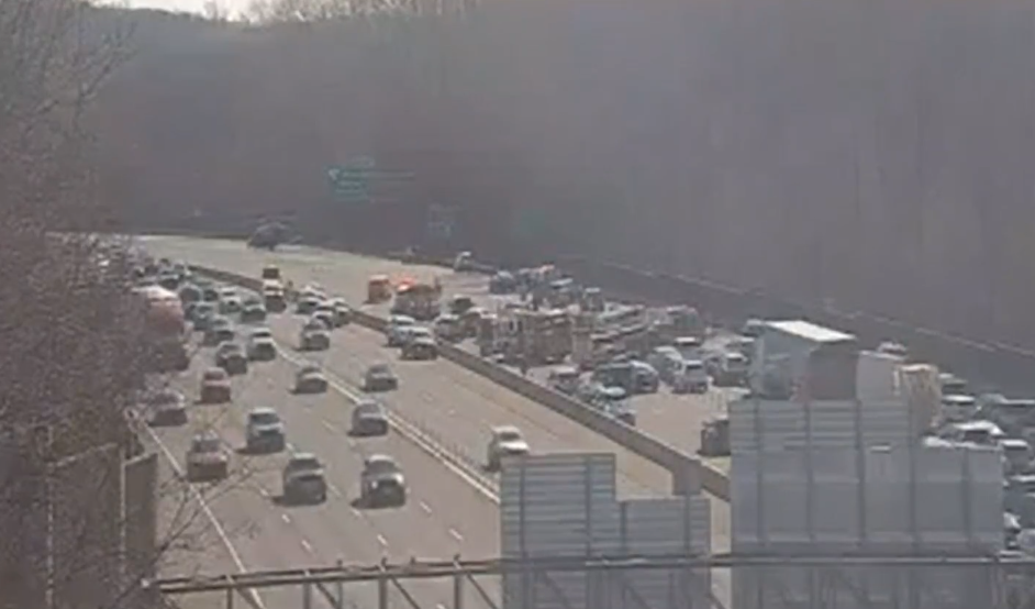 Police activity shuts down parts of I-495 in Fairfax County