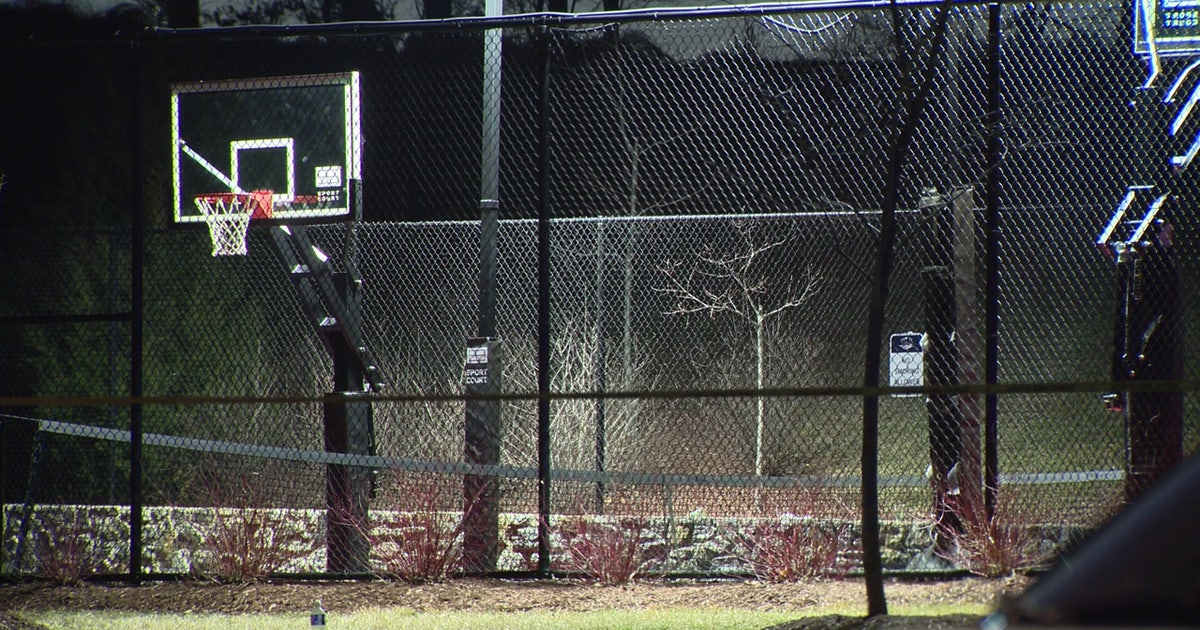 5 shot, 1 killed after gunfire erupts on Virginia basketball court, police say