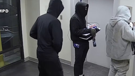 Suspects wanted after burglarizing businesses in Northeast DC