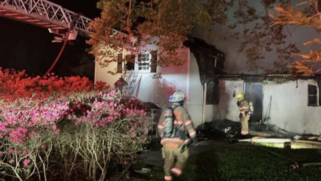 Woman killed in early morning Bethesda house fire