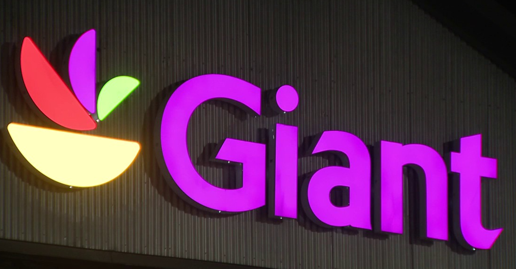 VIDEO: 2 teens arrested after shooting another at grocery store in Montgomery County