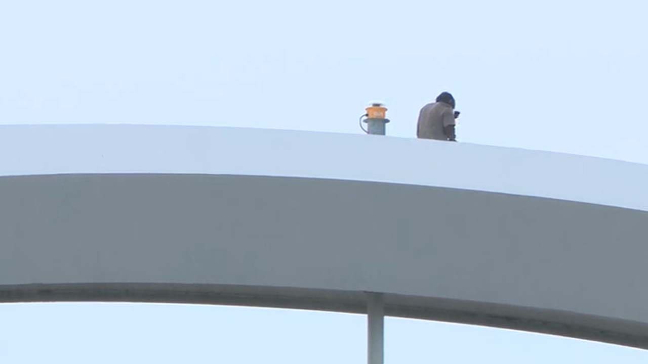 Protester expected to come down from Frederick Douglass Memorial Bridge Wednesday