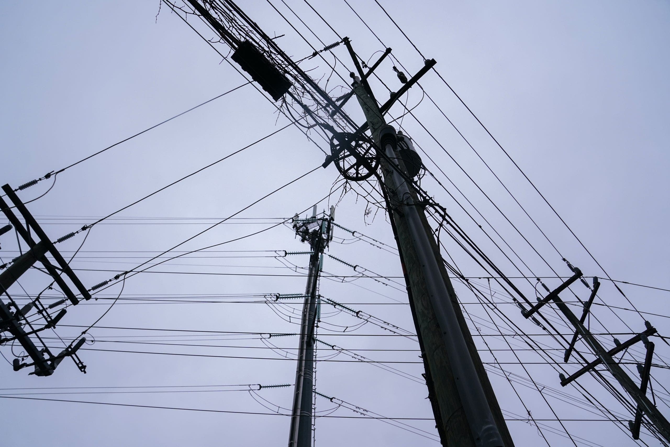 Public hearing set for controversial Virginia transmission line