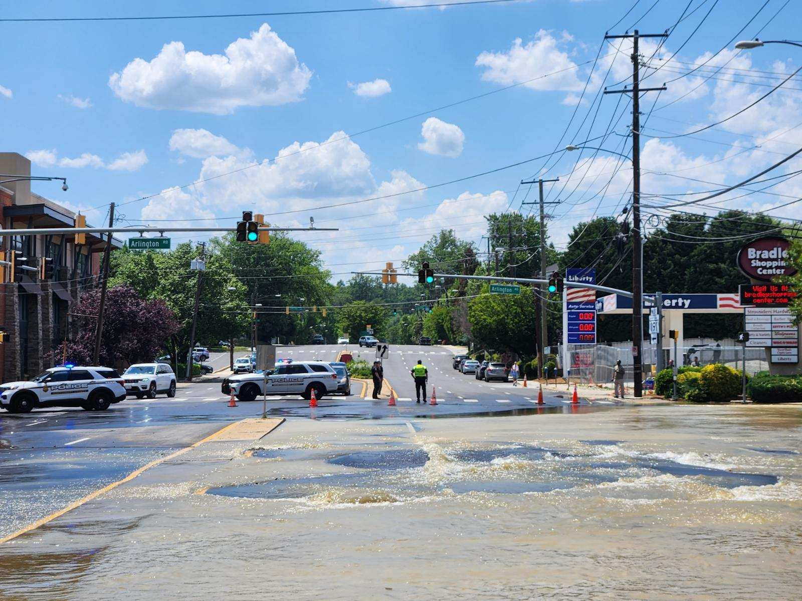 Water main break shuts down Bradley Boulevard in Bethesda