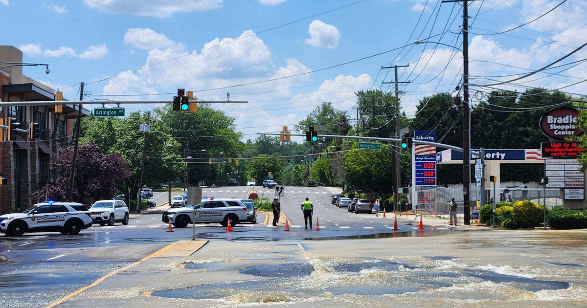 Water main break shuts down Bradley Boulevard in Bethesda