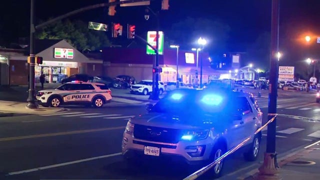 Police shoot suspect after barricade at Arlington 7-Eleven