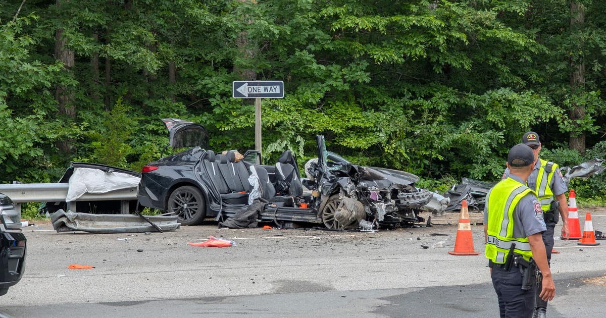 Springfield single-vehicle crash leaves 1 dead, 2 injured