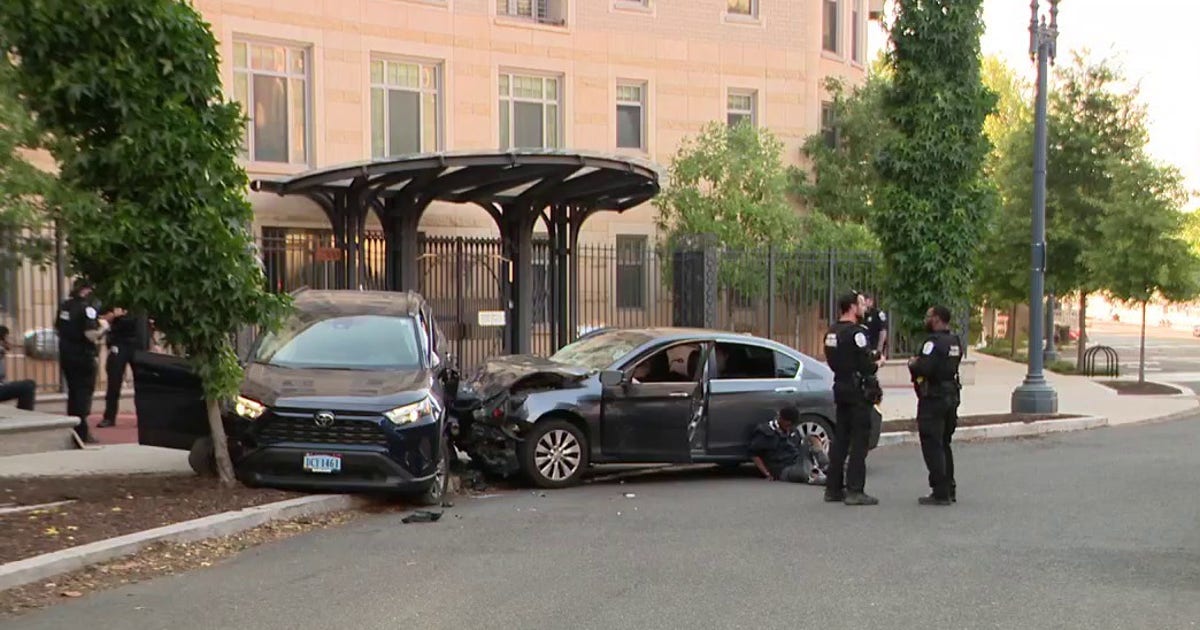 DC police chase ends in crash that kills moped driver; 3 arrested