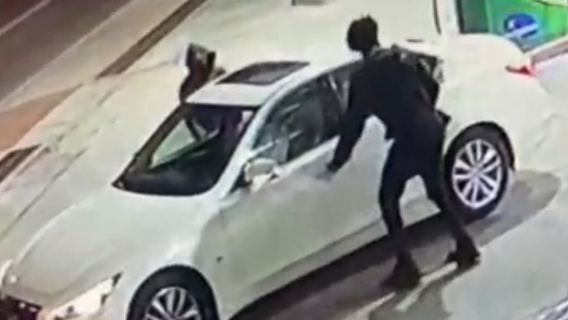2 suspects at large after shooting at Northwest DC gas station