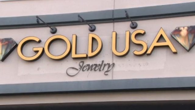 Bowie police search for 3 suspects in jewelry store smash-and-grab