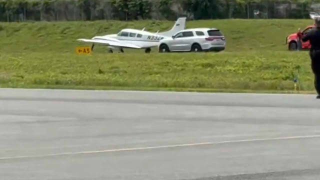 Small plane lands safely at Montgomery County Airpark after landing gear concern