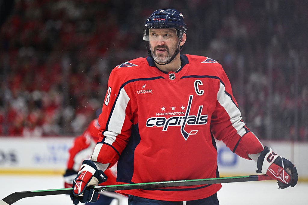 Alex Ovechkin re-signs with Capitals for 22nd season: 'I'm back!'