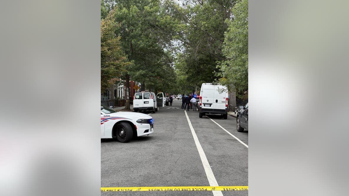 1 man dead, 1 hospitalized after Northwest DC double shooting