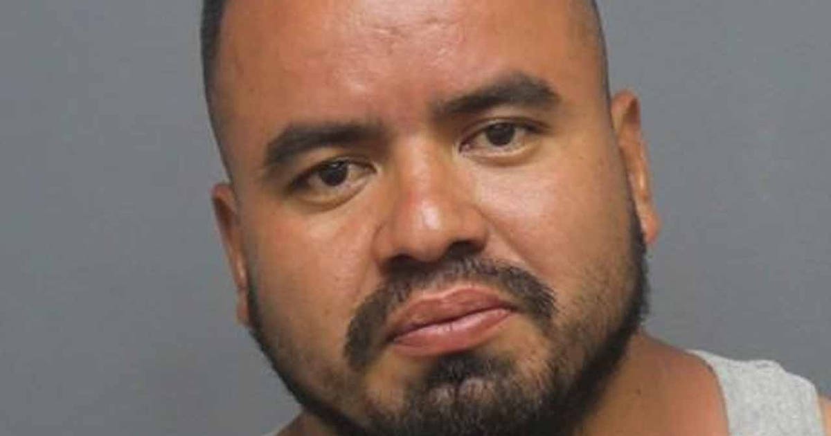 Virginia man accused of exposing himself to kids outside water park