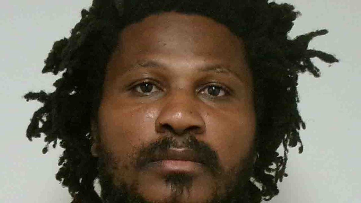 Man arrested after 4 University of Maryland students say he exposed himself in College Park