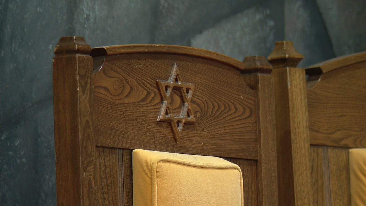 Rabbi sues over gun ban in houses of worship