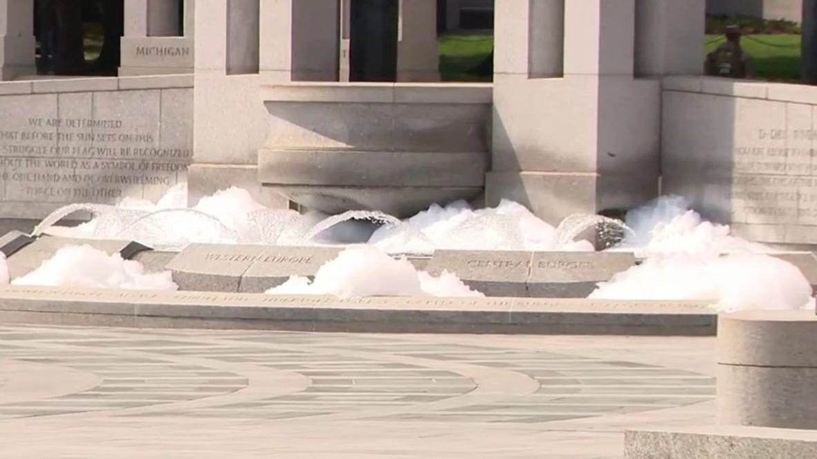 World War II Memorial fountains overflow with bubbles; Police investigating potential vandalism