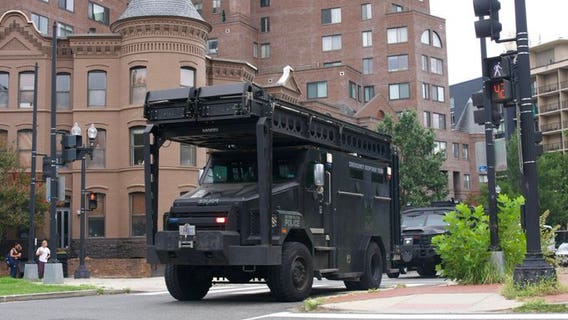 Pennsylvania Avenue NW closed as wanted suspect barricades inside unit