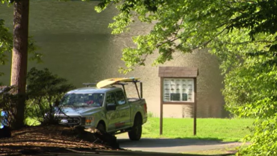 Man drowns after canoe capsizes in Virginia's Lake Montclair