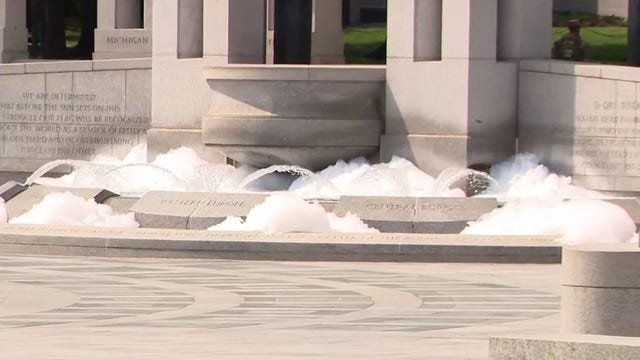 World War II Memorial fountains overflow with bubbles; Police investigating potential vandalism
