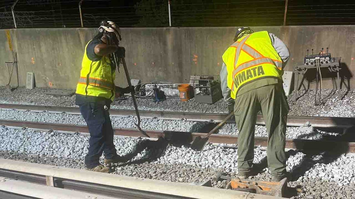 Metro Yellow Line delays after track vehicle derailment