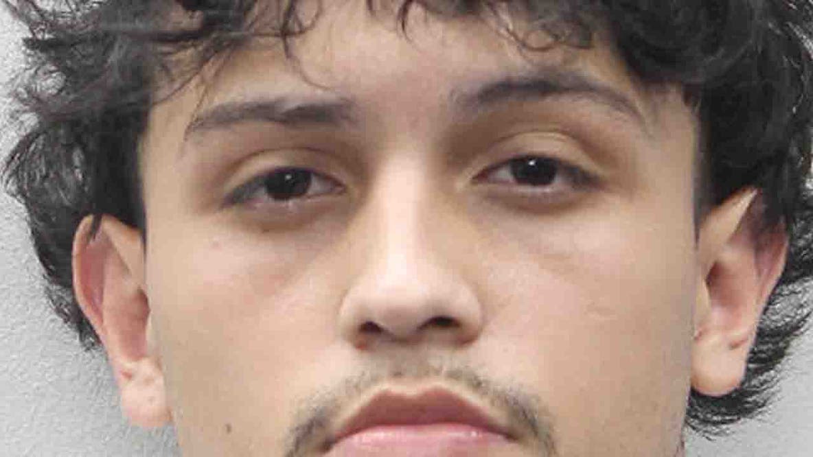 Loaded firearms found in waistband of Herndon teen after foot pursuit, Fairfax County police say